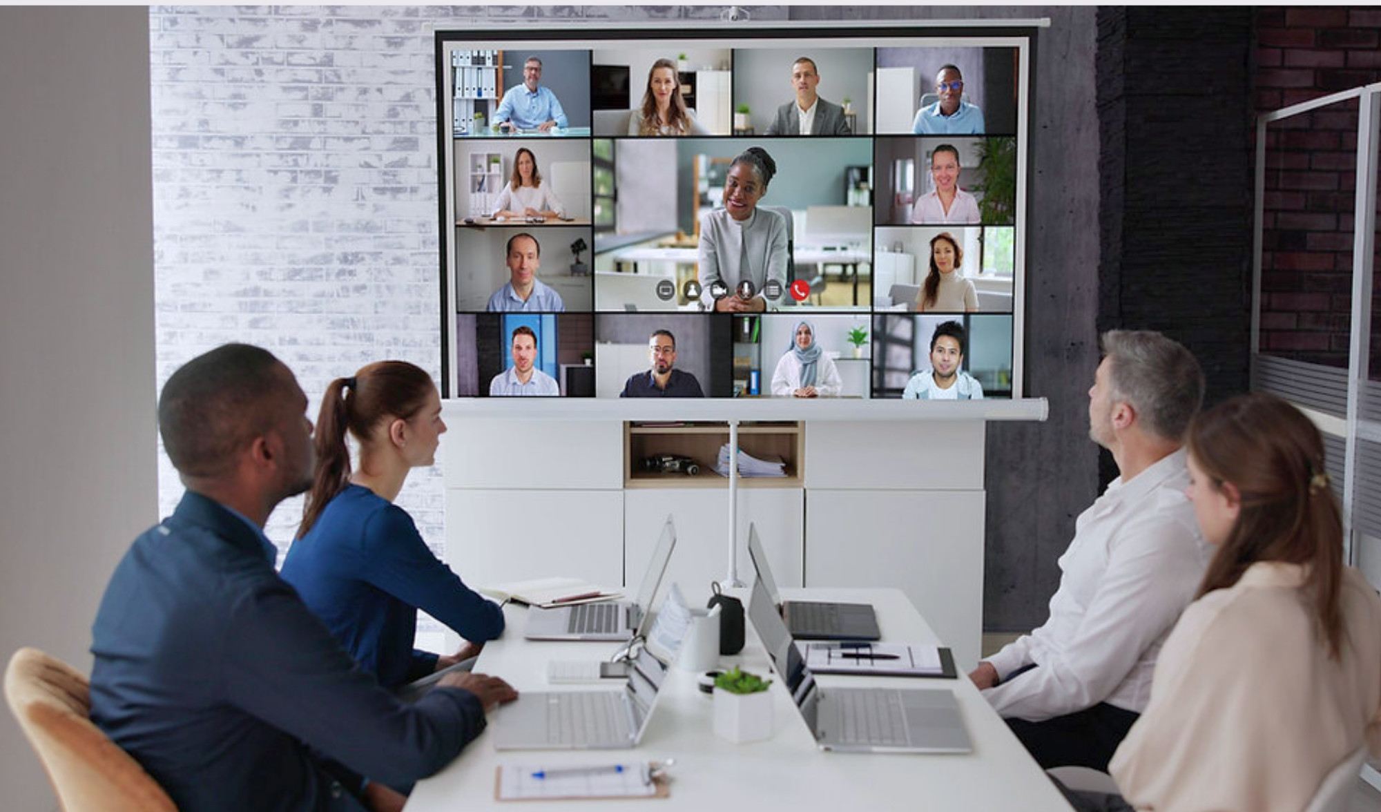 Maximizing Employee Engagement and Productivity In Microsoft Teams